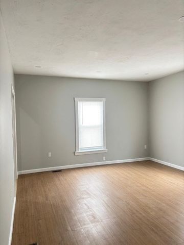 60 Silver Lake St, Athol, MA 01331