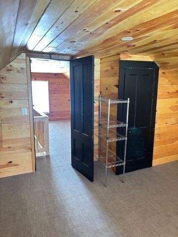 60 Silver Lake St, Athol, MA 01331