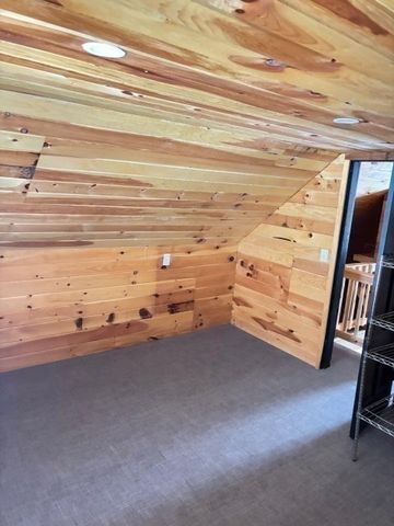 60 Silver Lake St, Athol, MA 01331