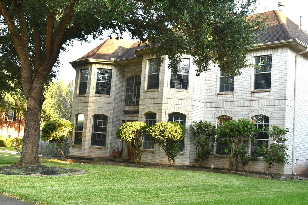 5014 Misty Park Lane, Sugar Land, TX 77479