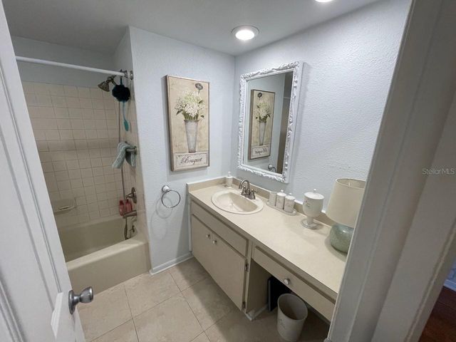 13612 S VILLAGE DRIVE 108, Tampa, FL 33618