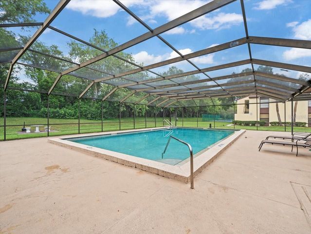13612 S VILLAGE DRIVE 108, Tampa, FL 33618