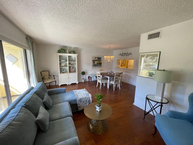 13612 S VILLAGE DRIVE 108, Tampa, FL 33618