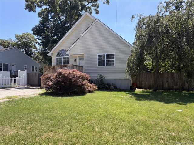 166 Moriches Avenue, Mastic, NY 11950