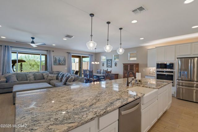 7738 W Laurel Lane, Marana, AZ 85658