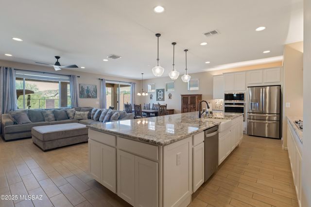 7738 W Laurel Lane, Marana, AZ 85658