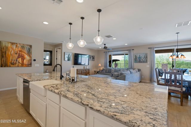 7738 W Laurel Lane, Marana, AZ 85658