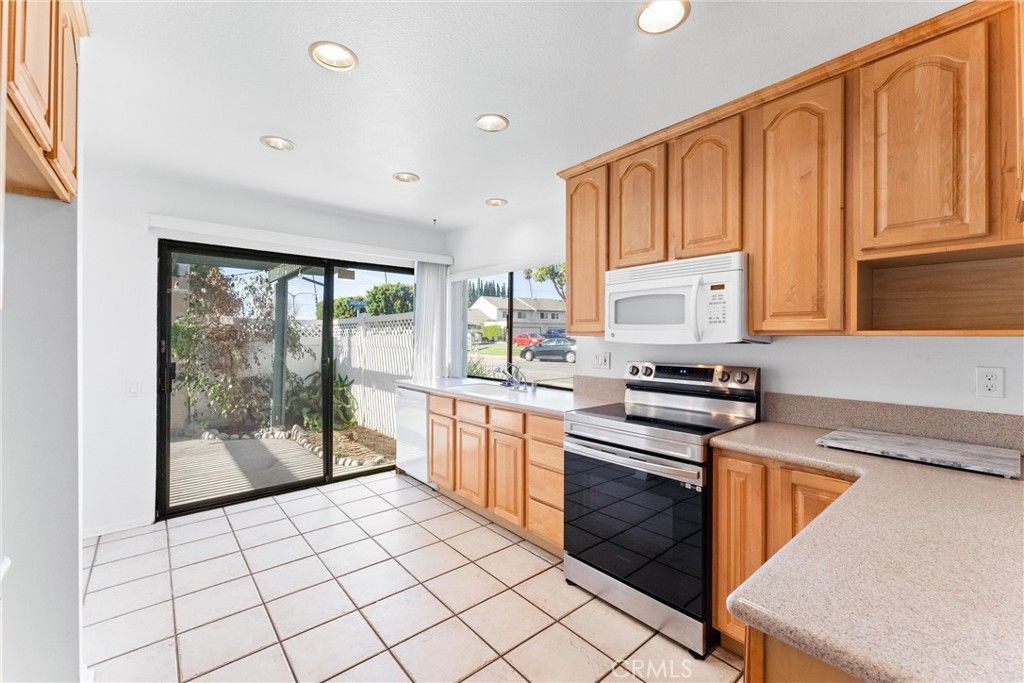 Image 6 of property listing at 692 Archwood Avenue, Brea, CA 92821