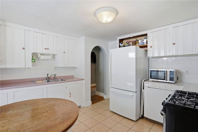 7 Dexter Street, Coventry, RI 02816
