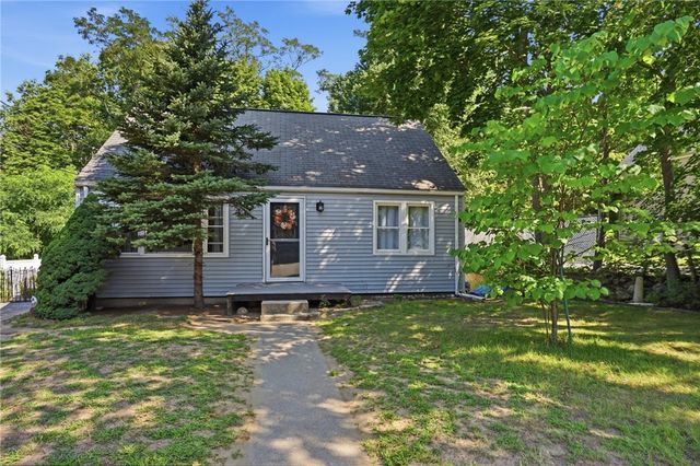 7 Dexter Street, Coventry, RI 02816