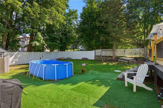 7 Dexter Street, Coventry, RI 02816