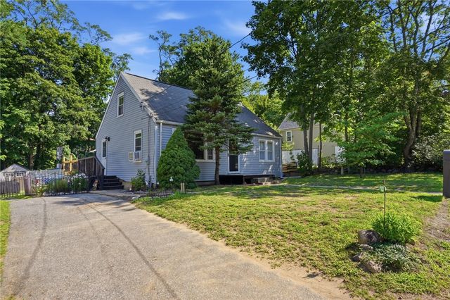 7 Dexter Street, Coventry, RI 02816