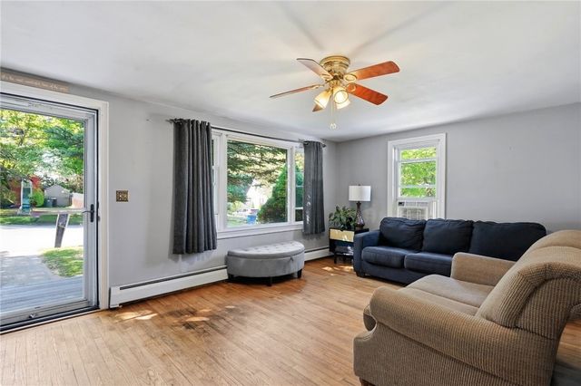 7 Dexter Street, Coventry, RI 02816