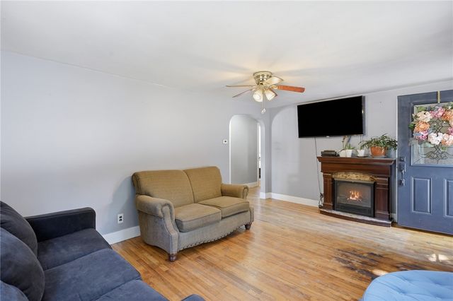 7 Dexter Street, Coventry, RI 02816