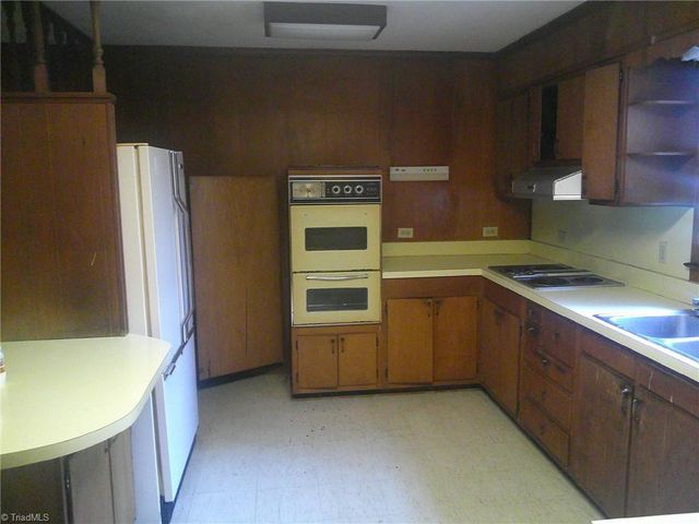 320 E Vandalia Road, Greensboro, NC 27406