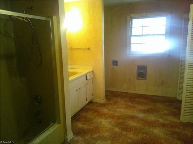 320 E Vandalia Road, Greensboro, NC 27406