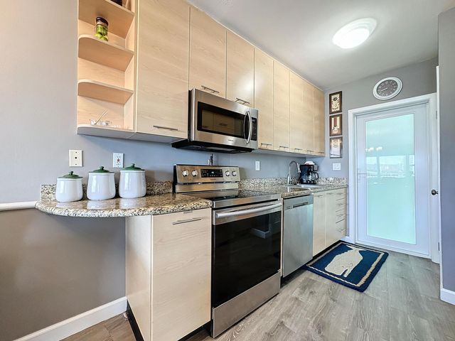 3250 NE 28th Street 707, Fort Lauderdale, FL 33308
