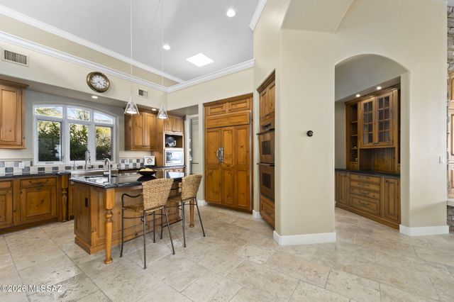 3140 E Crest Shadows Drive, Tucson, AZ 85718