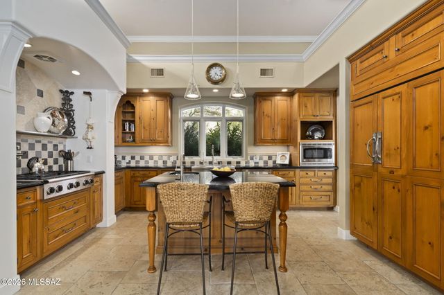 3140 E Crest Shadows Drive, Tucson, AZ 85718