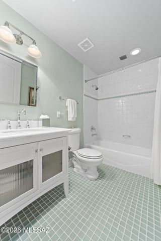 3140 E Crest Shadows Drive, Tucson, AZ 85718