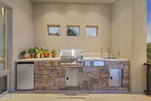 3140 E Crest Shadows Drive, Tucson, AZ 85718