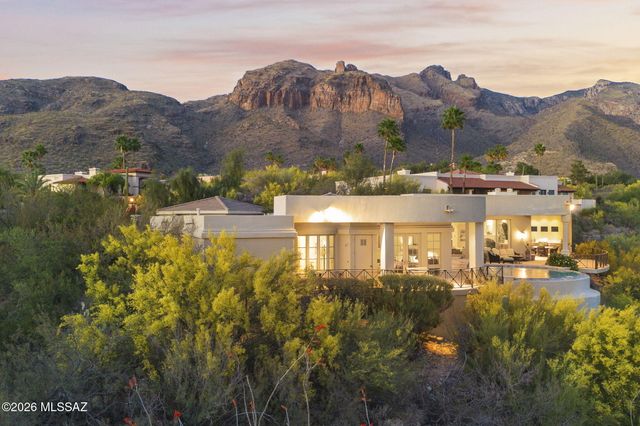 3140 E Crest Shadows Drive, Tucson, AZ 85718