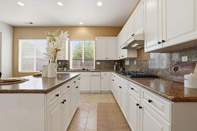 4917 Village Green Dr, El Dorado Hills, CA 95762