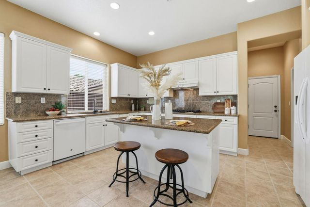 4917 Village Green Dr, El Dorado Hills, CA 95762