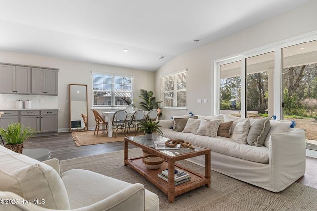 2122 Marietta Circle, Ash, NC 28420