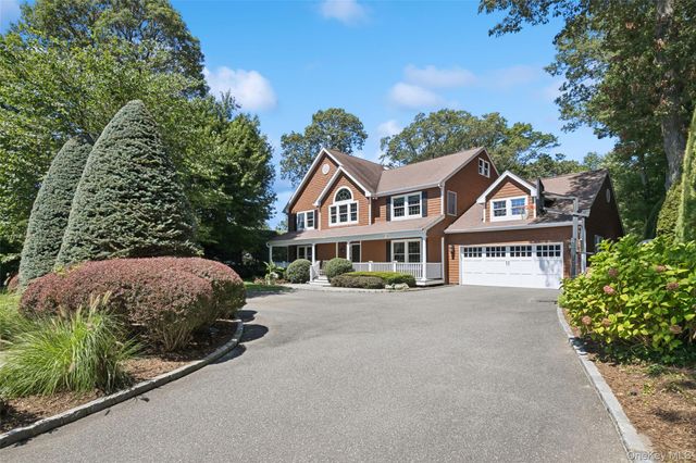 11 Cobblestone Court, Centerport, NY 11721