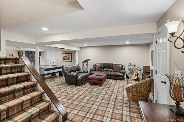 11 Cobblestone Court, Centerport, NY 11721