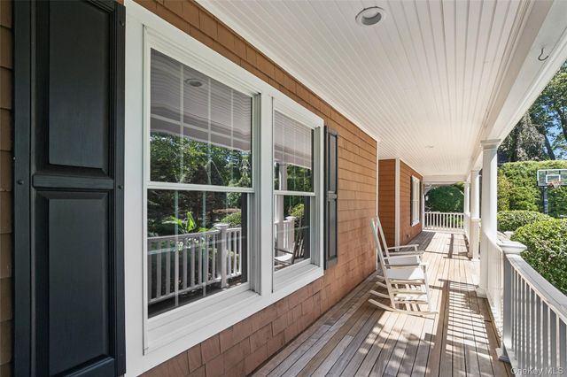 11 Cobblestone Court, Centerport, NY 11721