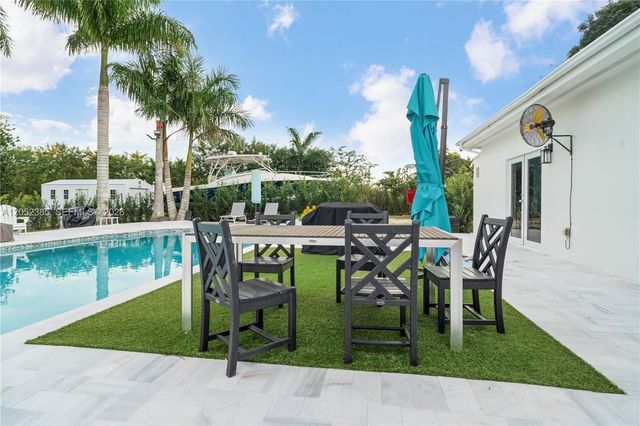 35220 SW 213th Ave, Homestead, FL 33034