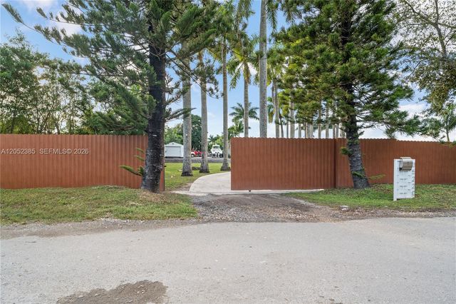 35220 SW 213th Ave, Homestead, FL 33034