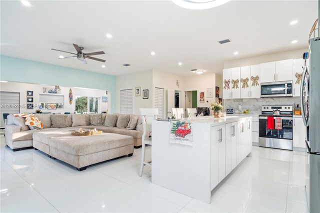 35220 SW 213th Ave, Homestead, FL 33034