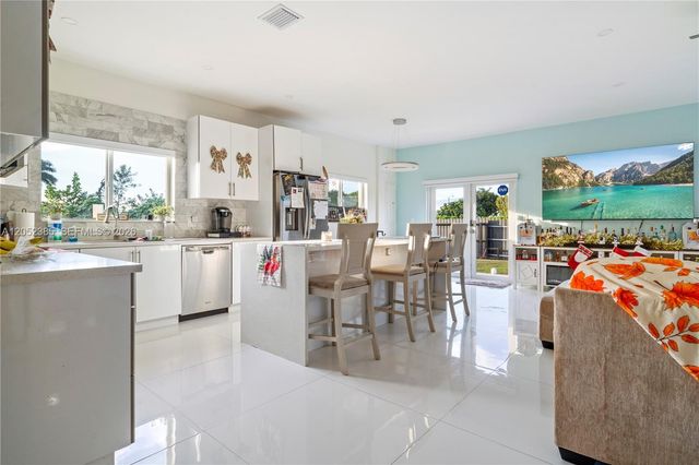 35220 SW 213th Ave, Homestead, FL 33034