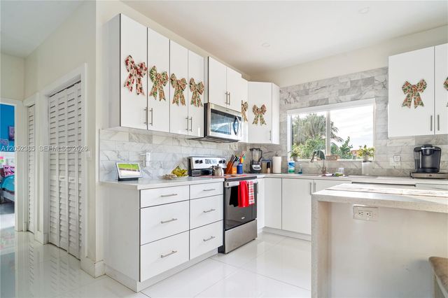 35220 SW 213th Ave, Homestead, FL 33034