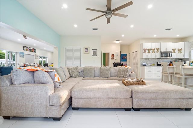 35220 SW 213th Ave, Homestead, FL 33034
