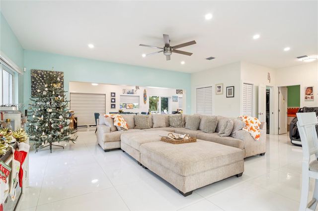 35220 SW 213th Ave, Homestead, FL 33034