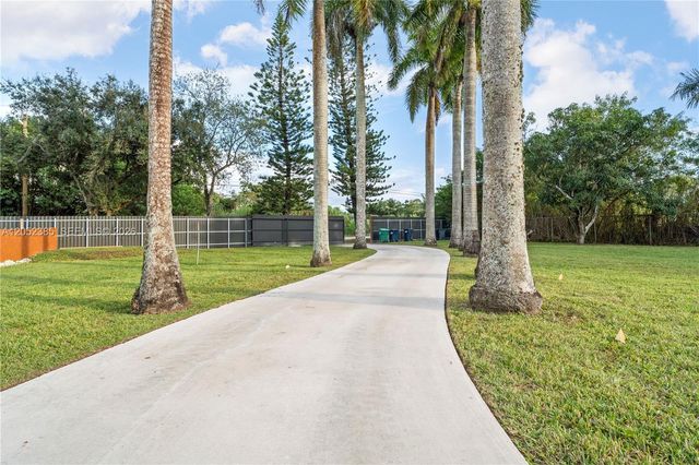 35220 SW 213th Ave, Homestead, FL 33034