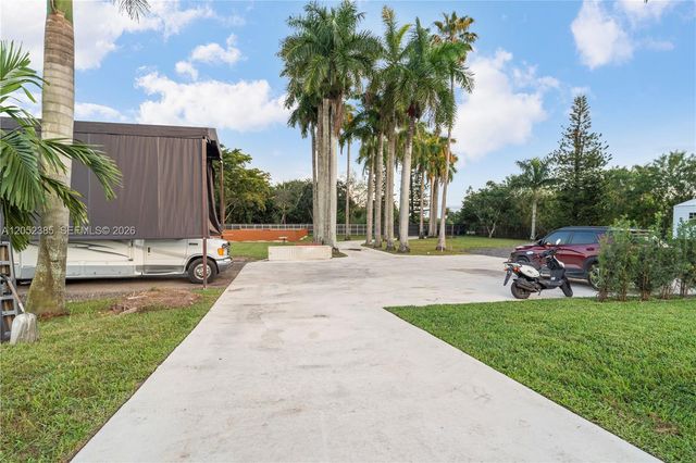 35220 SW 213th Ave, Homestead, FL 33034