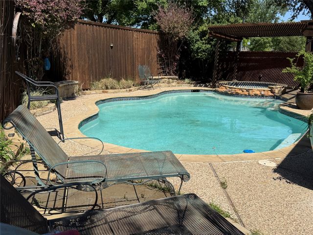 196 Cove Drive, Coppell, TX 75019