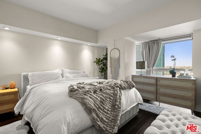 13700 Marina Pointe Drive 809, Marina Del Rey, CA 90292