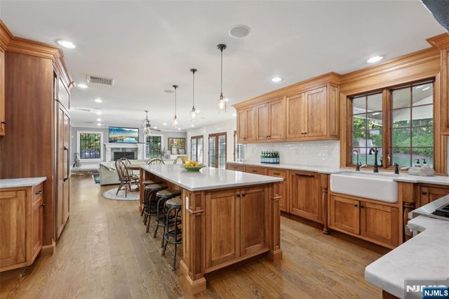 5 Academy Road, Ho-ho-kus, NJ 07423
