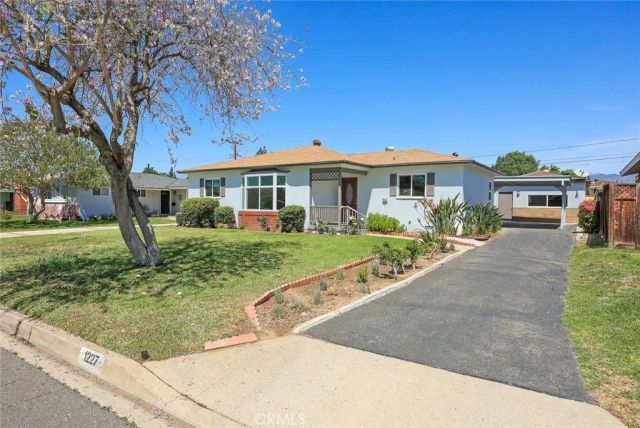 1227 E Grovecenter, West Covina, CA 91790