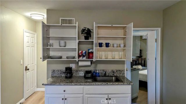 1227 E Grovecenter, West Covina, CA 91790