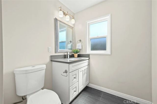 1227 E Grovecenter, West Covina, CA 91790