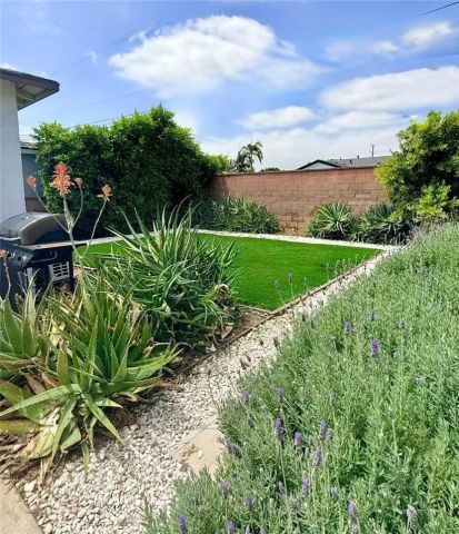 1227 E Grovecenter, West Covina, CA 91790