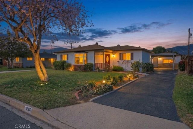 1227 E Grovecenter, West Covina, CA 91790