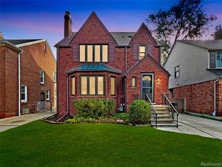 312 McKinley Avenue, Grosse Pointe Farms, MI 48236